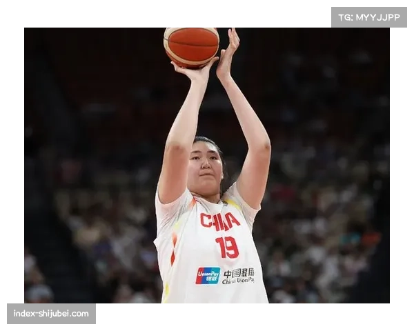 前锋身高优势明显 内蒙古女篮内外线结合战术形成体系